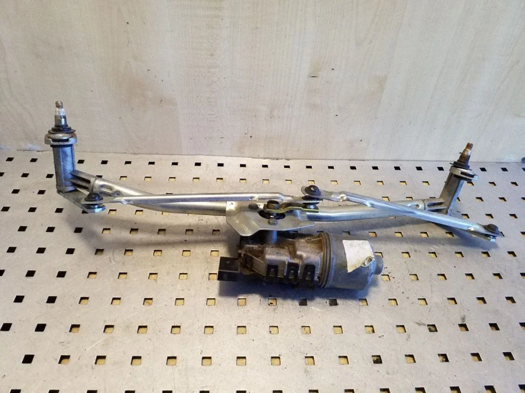 Front wiper linkage and motor 0390241531