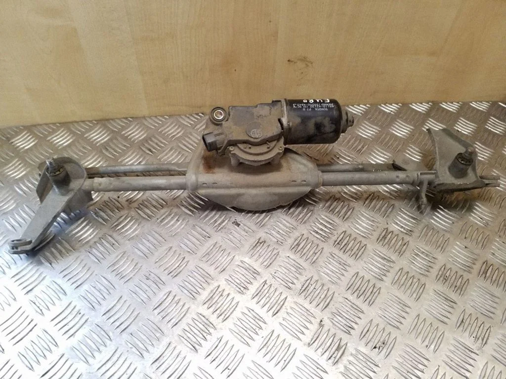 Front wiper linkage and motor 8511042130