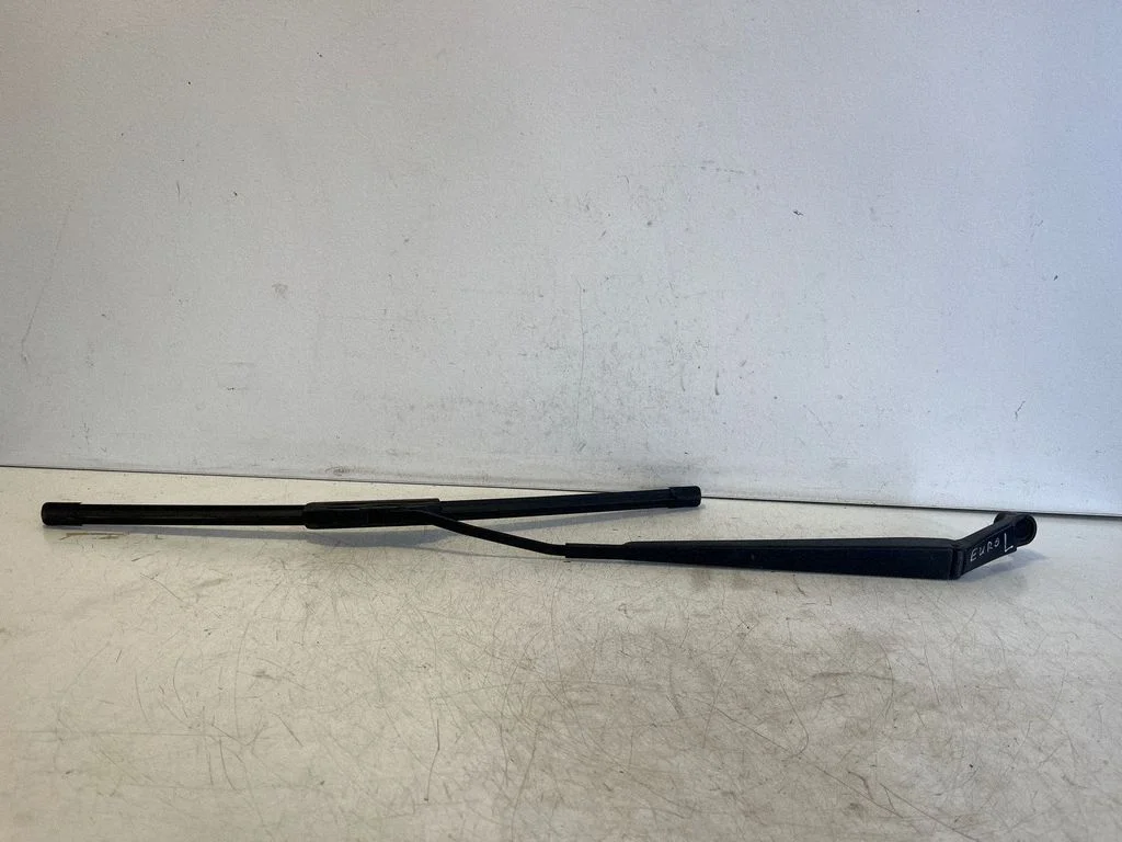 Front wiper blade arm 3F6597