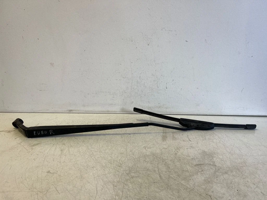 Front wiper blade arm 3F6598