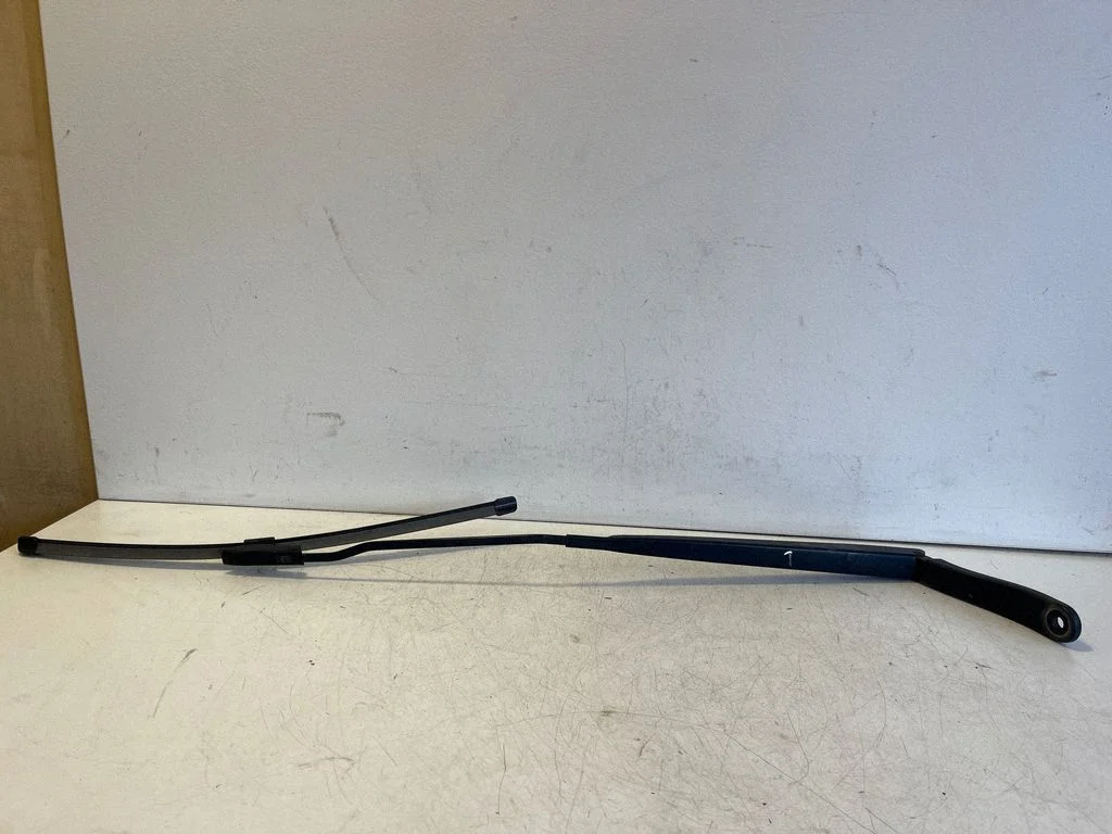Front wiper blade arm – Opel Vivaro (2019-)