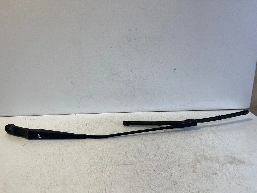 Front wiper blade arm 81C955407 – Audi SQ2 GA (2017-)