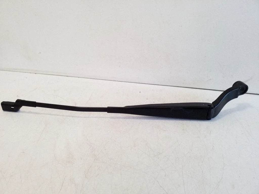 Front wiper blade arm 85211F4080