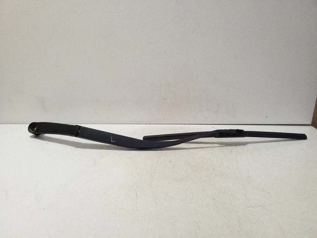 Front wiper blade arm K8548