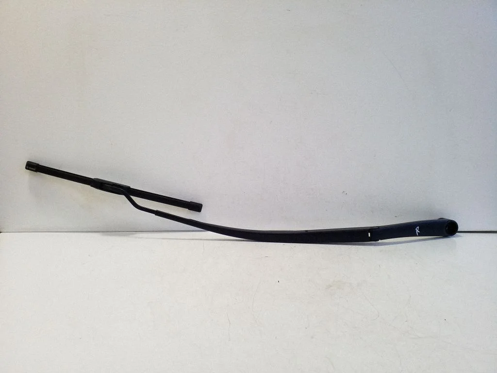 Front wiper blade arm 26381