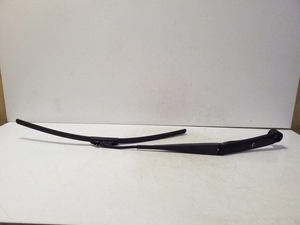 Front wiper blade arm – right