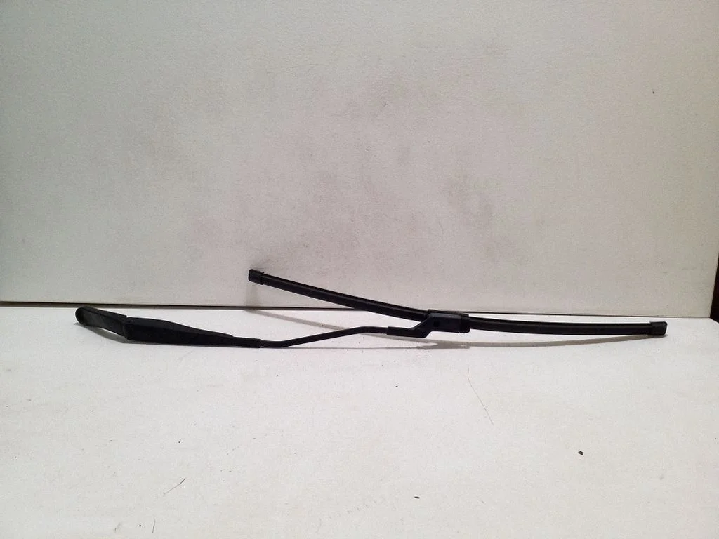 Front wiper blade arm 51883630