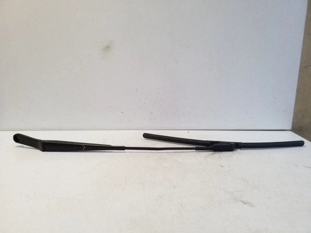 Front wiper blade arm 8U2955407