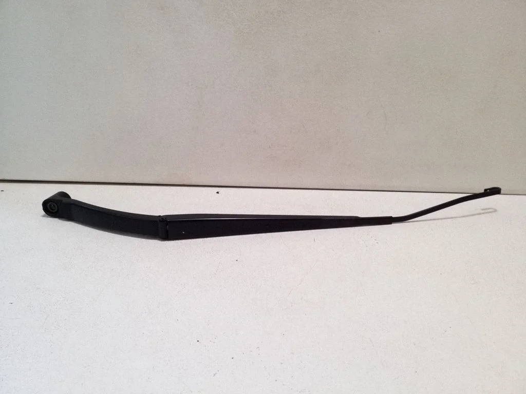 Front wiper blade arm – left