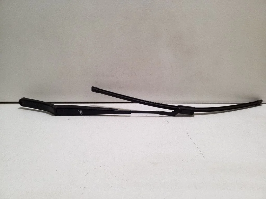 Front wiper blade arm 3G2955410