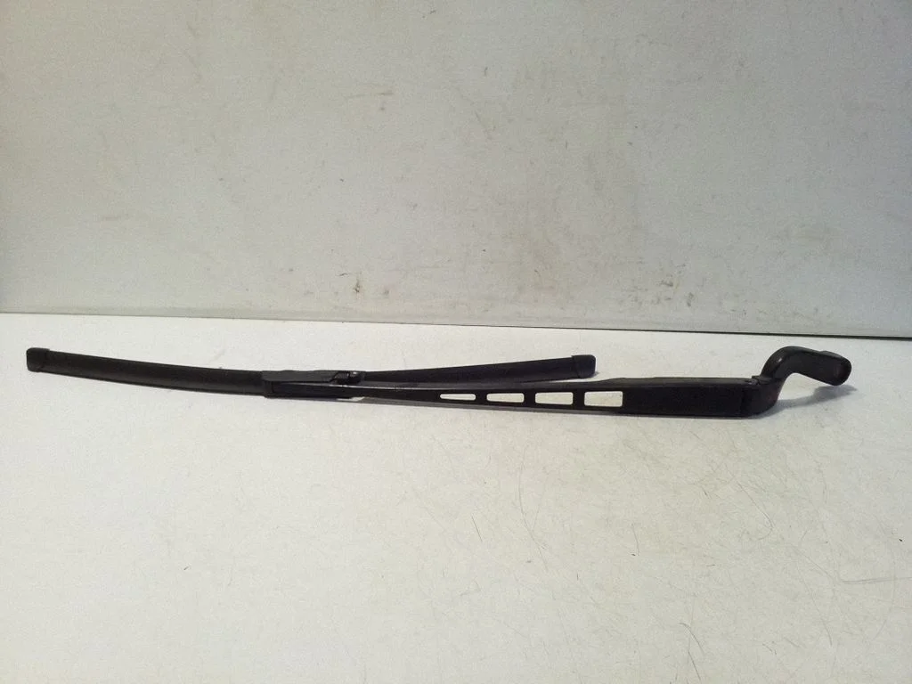 Front wiper blade arm 4F2955410