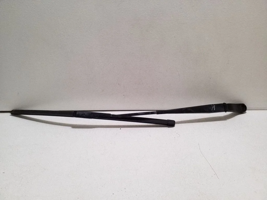Front wiper blade arm – right
