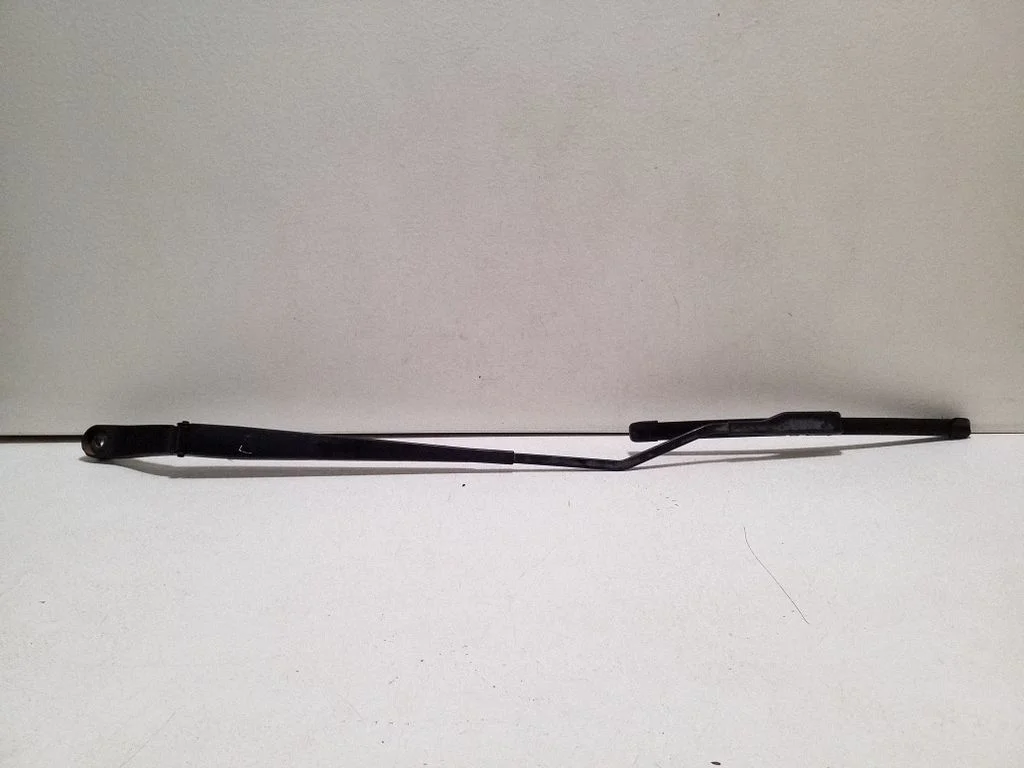 Front wiper blade arm – left