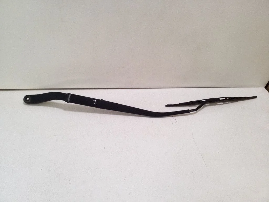 Front wiper blade arm – left
