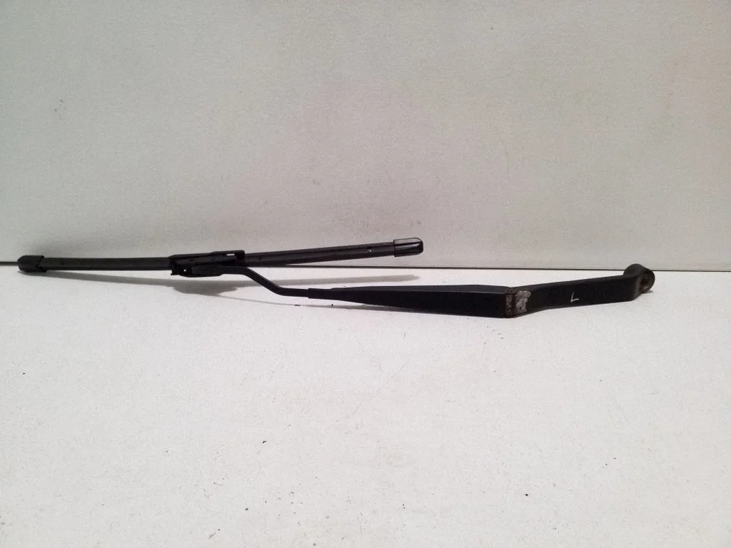 Front wiper blade arm 7060