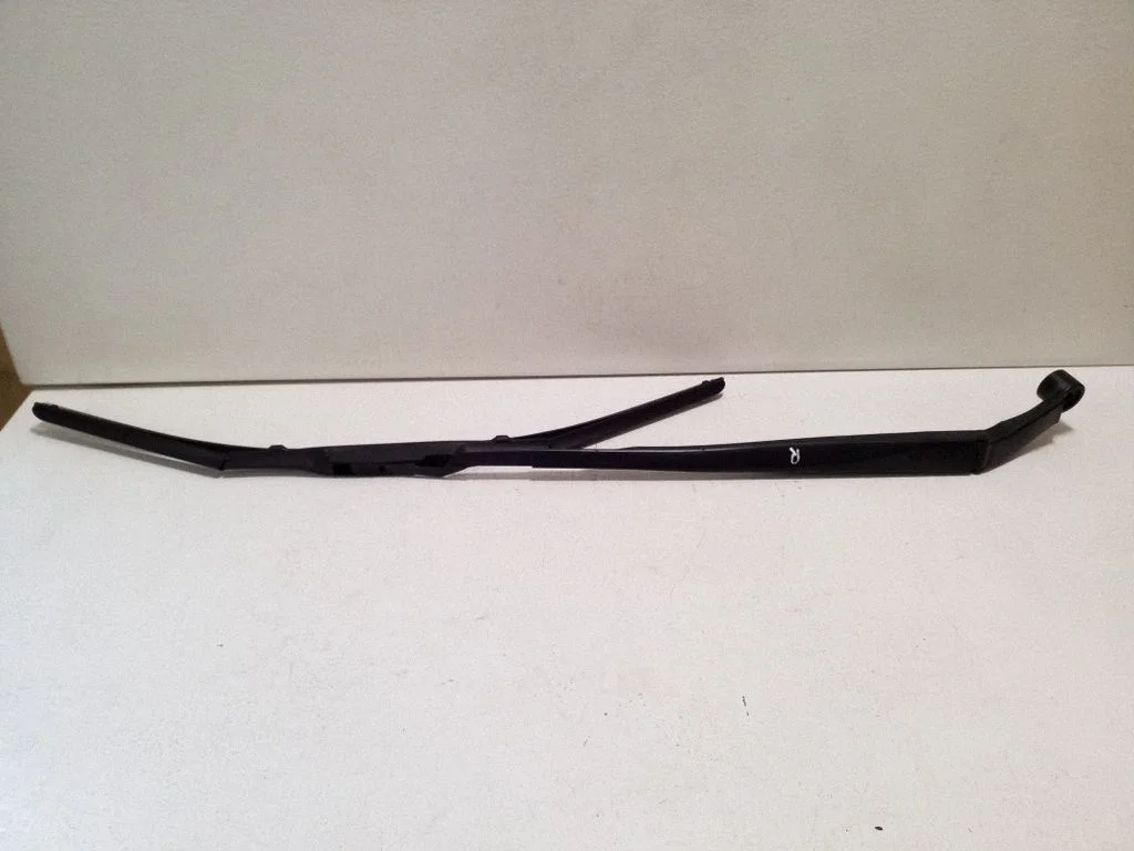 Front wiper blade arm – right