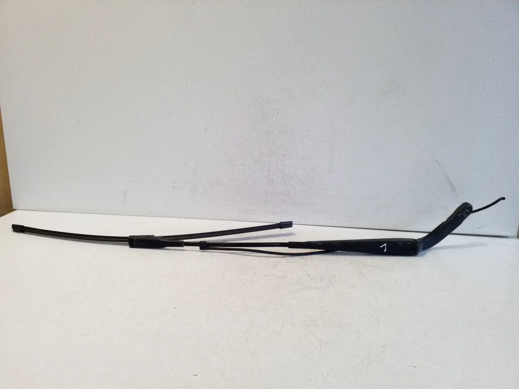 Front wiper blade arm A0018206144