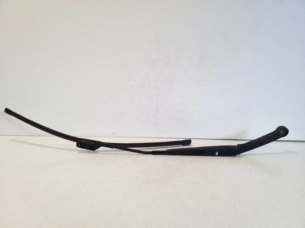 Front wiper blade arm W79396