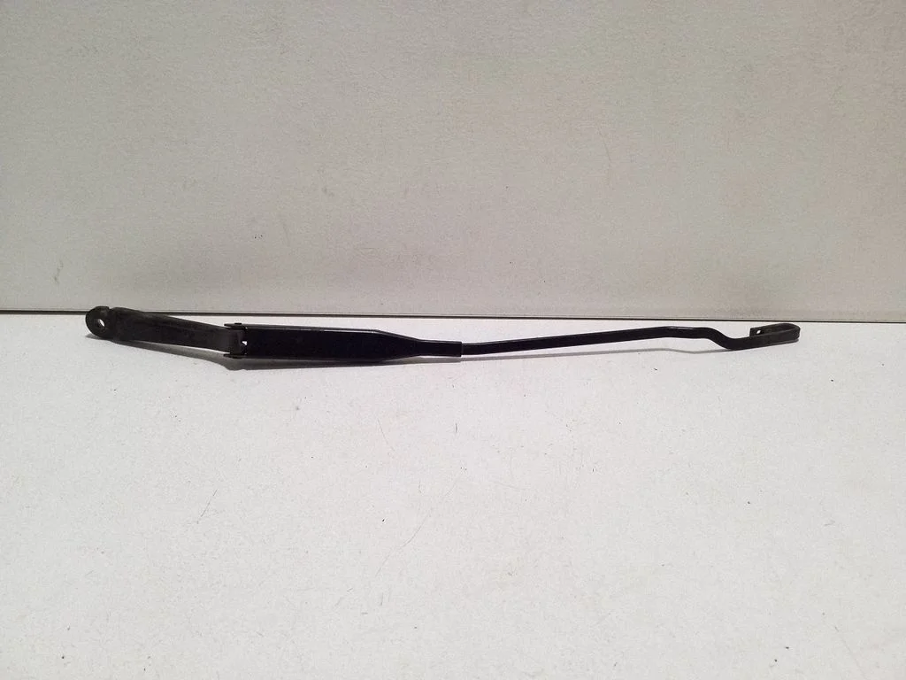 Ramię wycieraczki przedniej – Opel Astra H (2004-2012)
