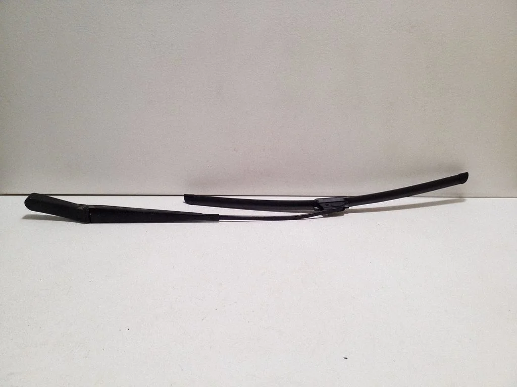 Front wiper blade arm 90582557
