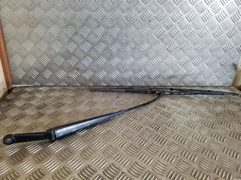 Priekšējā stikla tīrītāja svira 90582557