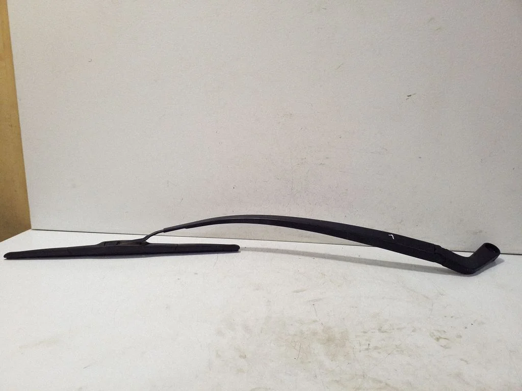 Front wiper blade arm – left