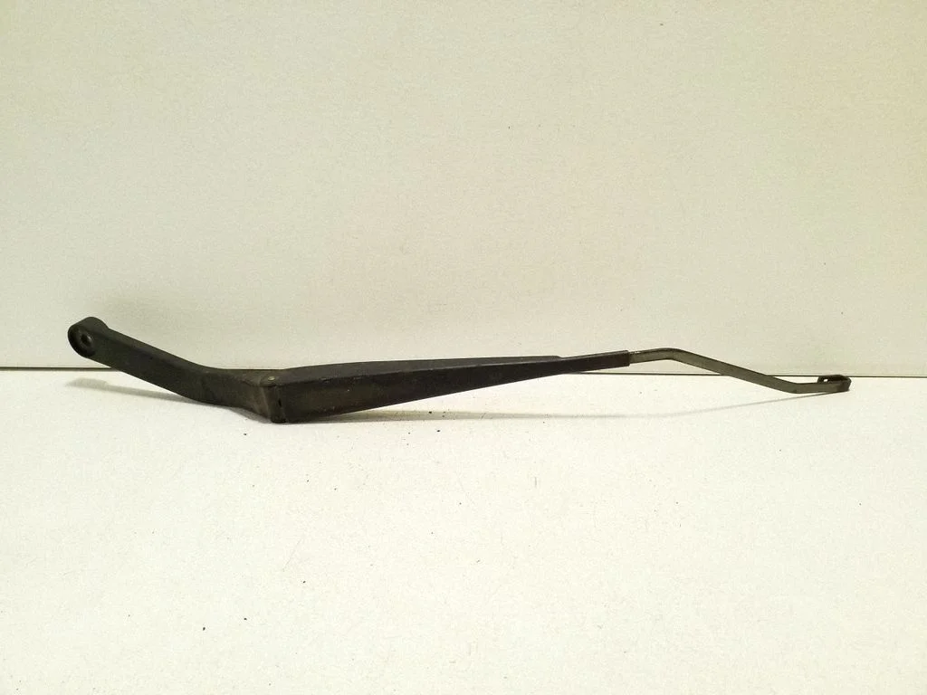 Front wiper blade arm 5572