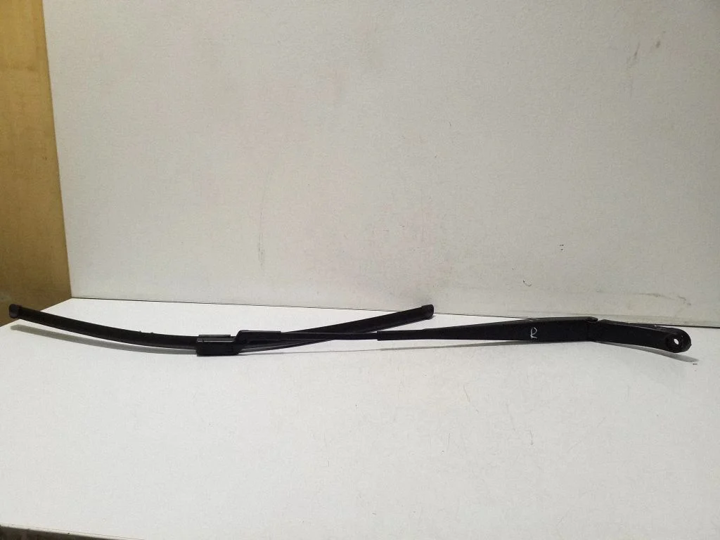 Front wiper blade arm 11C955410