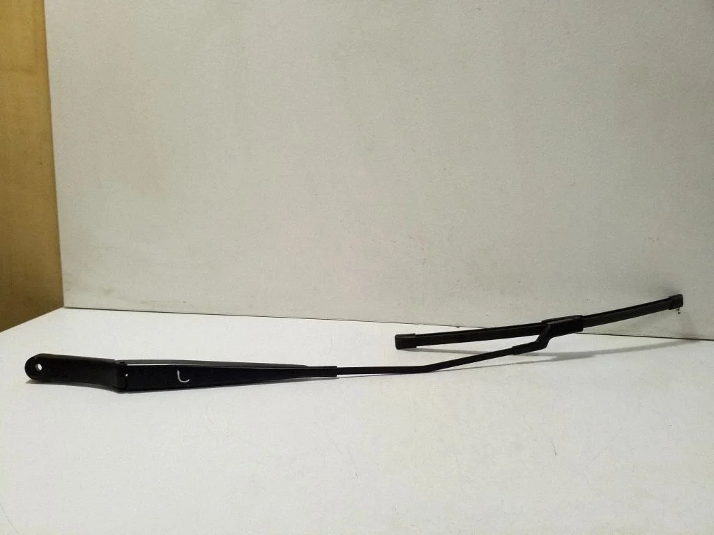 Front wiper blade arm 657955410A