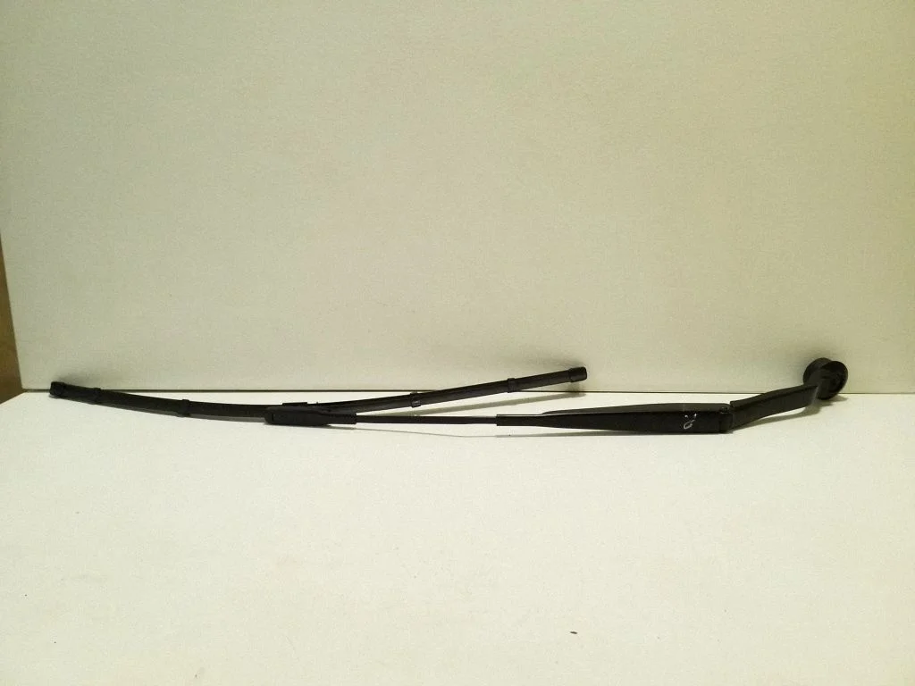 Front wiper blade arm CJ5417B589AD