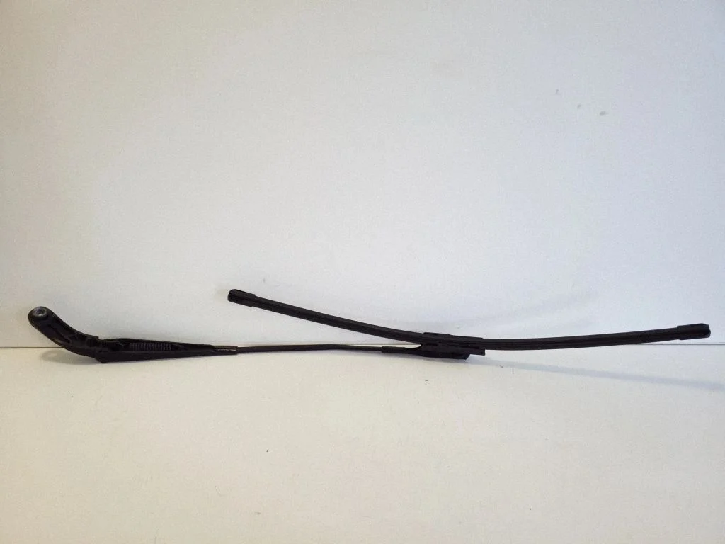 Front wiper blade arm 8K1955407
