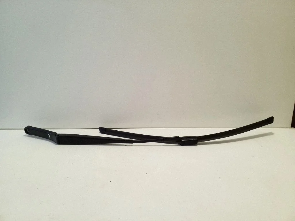 Front wiper blade arm 5G1955409D