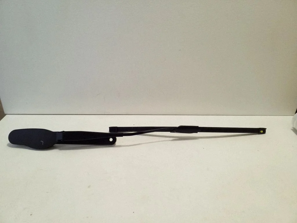 Front wiper blade arm A2548202100