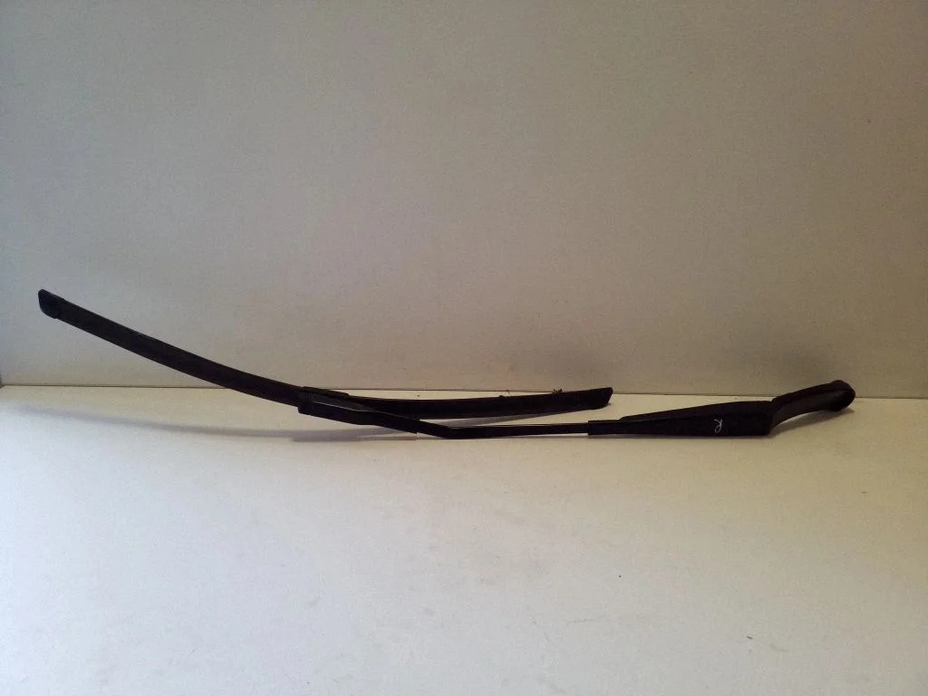 Front wiper blade arm 83C955408A