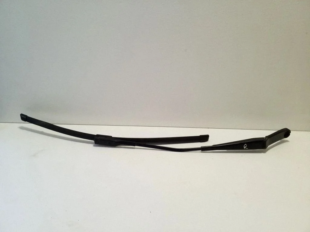 Front wiper blade arm 8U2955408