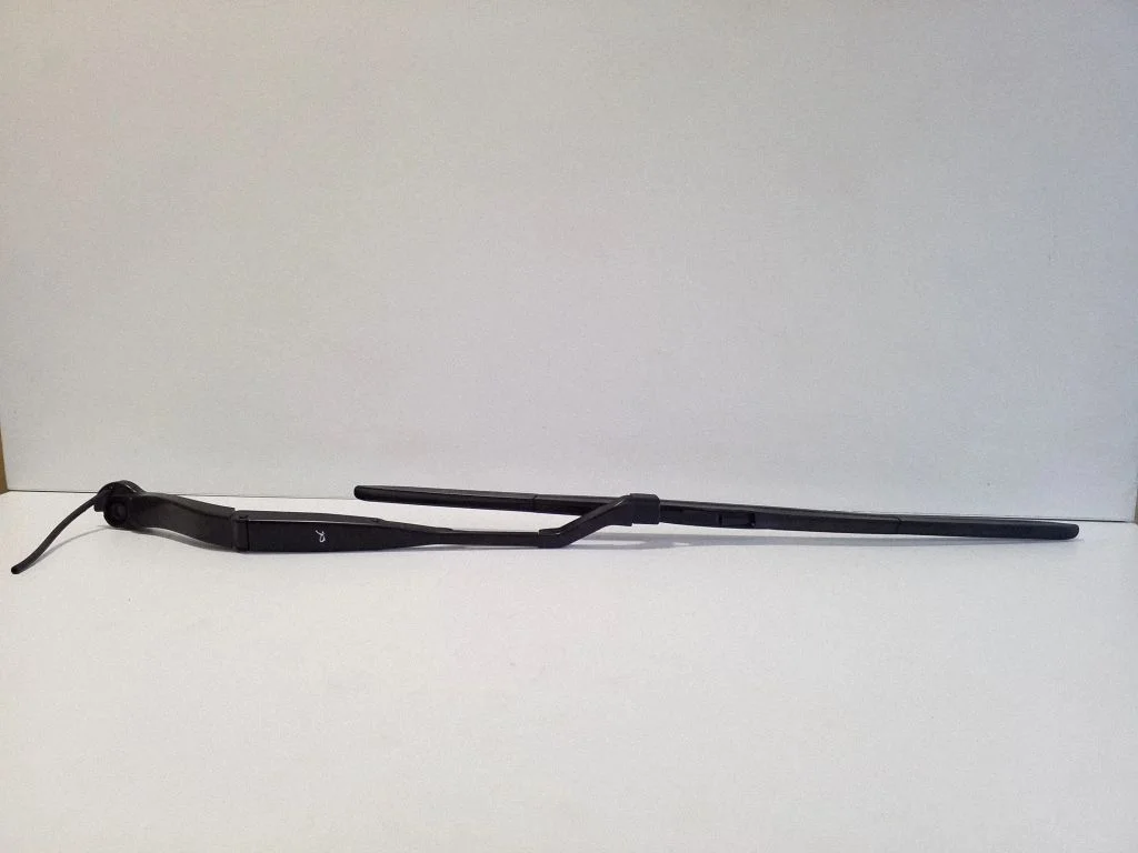 Front wiper blade arm – Nissan Qashqai J12 (2021-), right