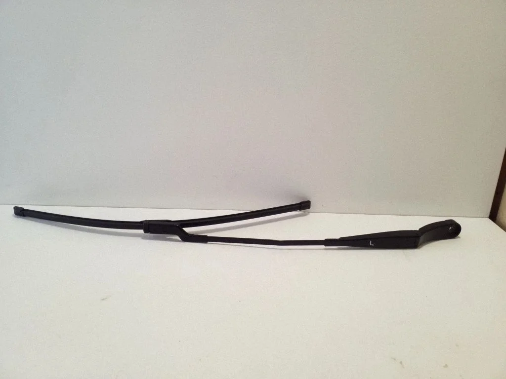 Front wiper blade arm YP00060580