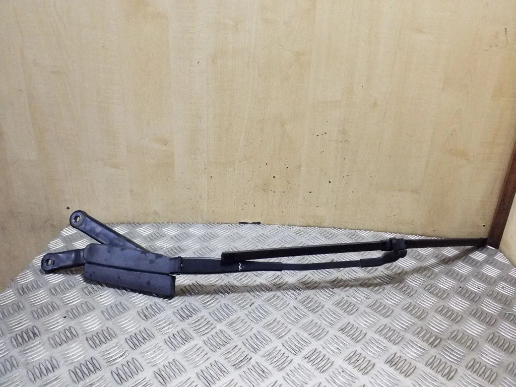 Front wiper blade arm – Porsche Cayenne (92A) (2010-2017)