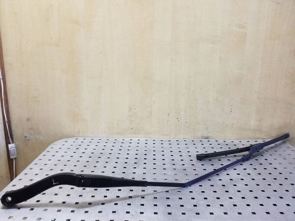 Front wiper blade arm 93867988