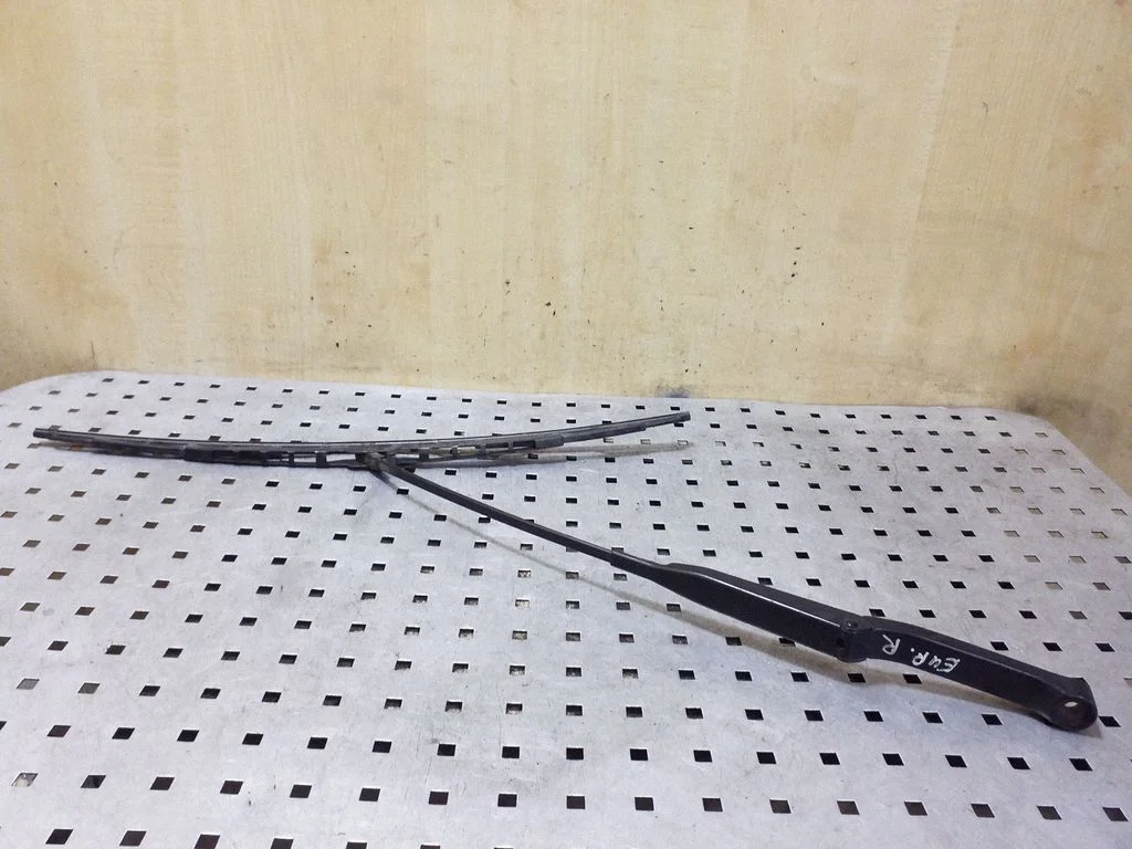 Front wiper blade arm 4A1955408A