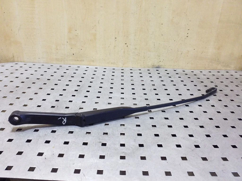 Front wiper blade arm 4A1955408A