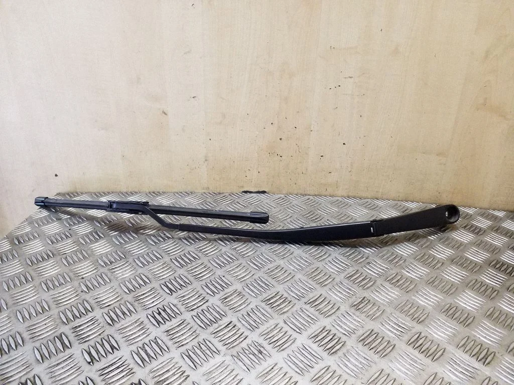 Front wiper blade arm 27531