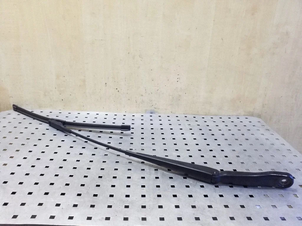 Front wiper blade arm 6H5217527AA