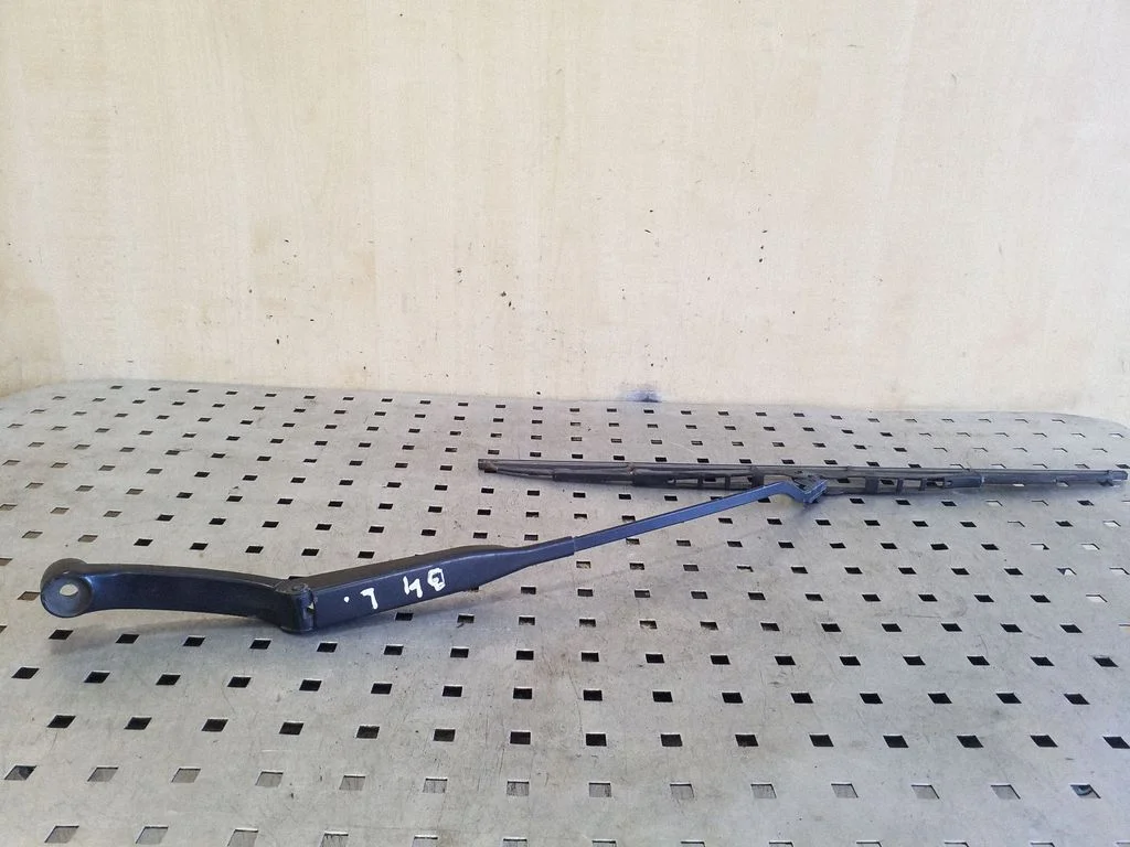 Front wiper blade arm 893955407C