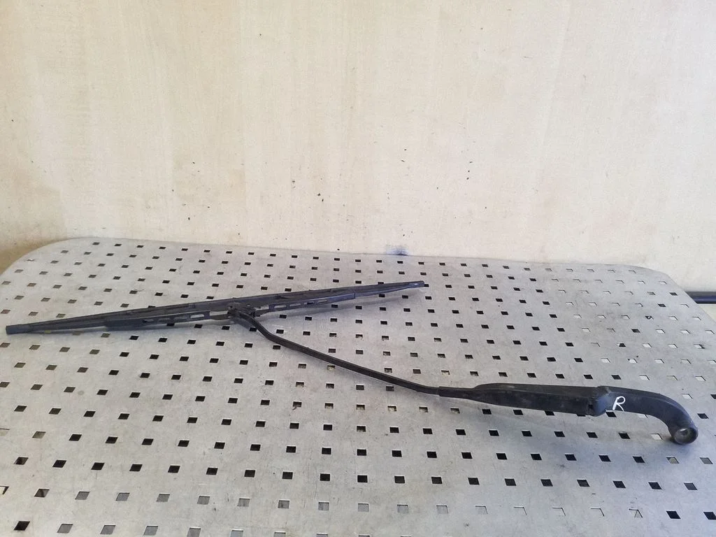 Front wiper blade arm 893955407D
