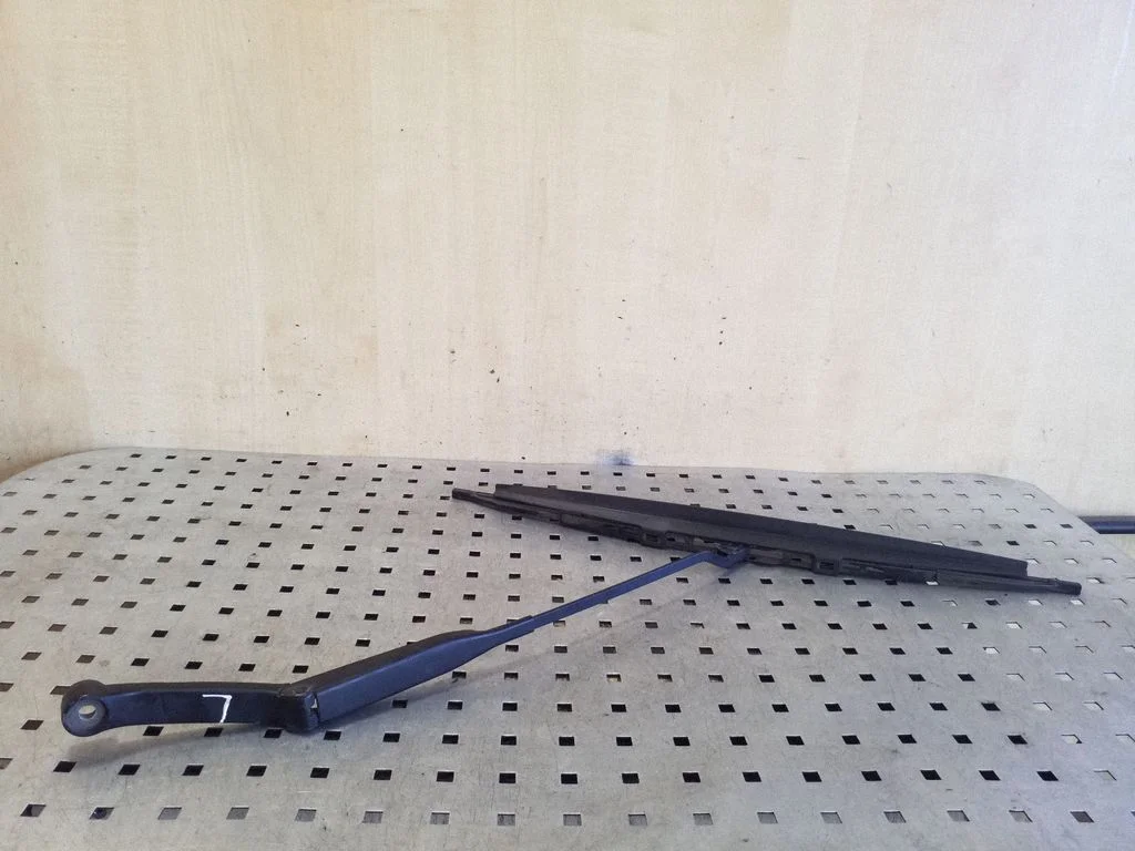 Front wiper blade arm 893955407C