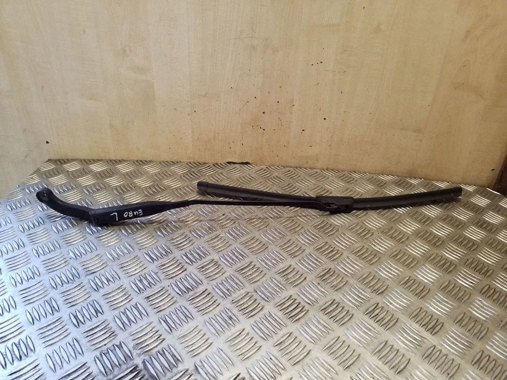 Front wiper blade arm 893955407D