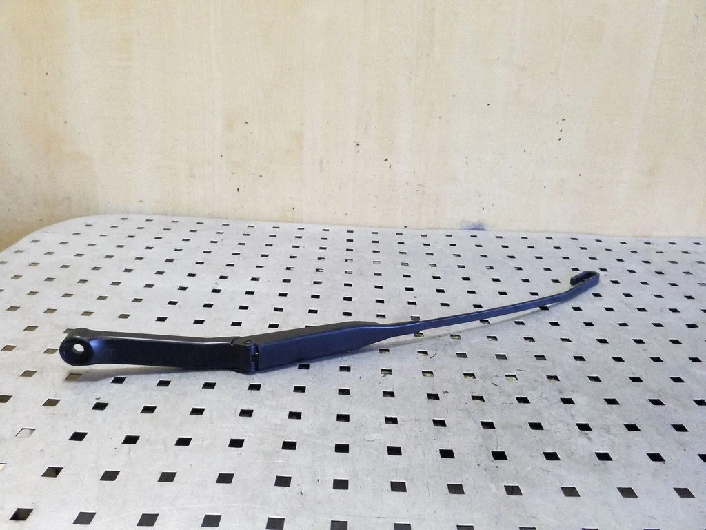 Front wiper blade arm 4A1955408A