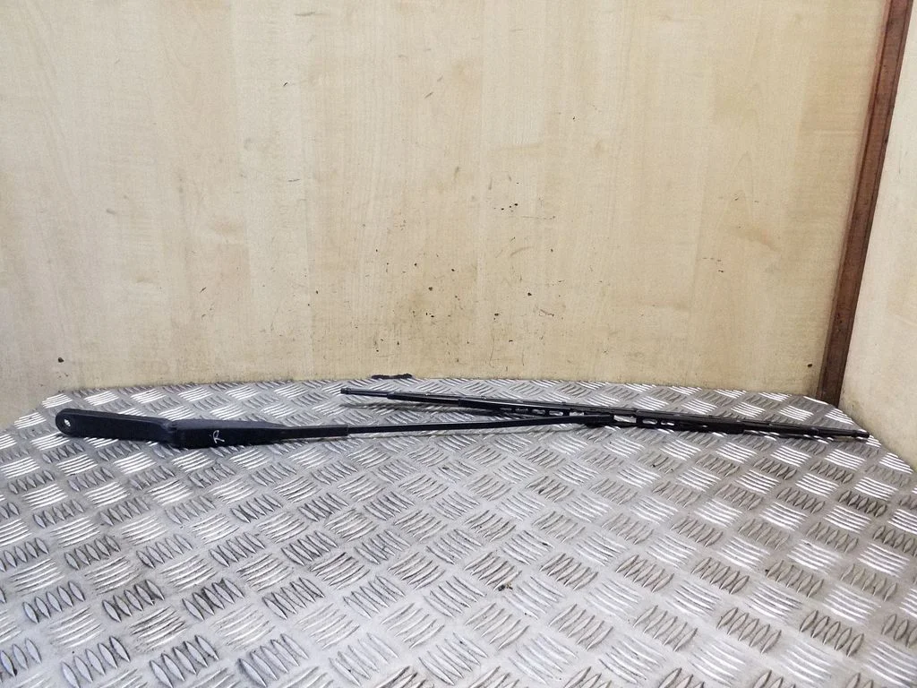 Front wiper blade arm 7700311585