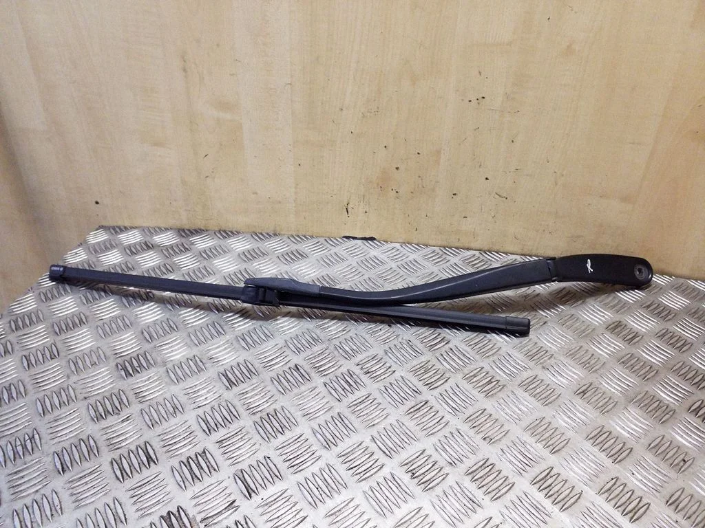 Front wiper blade arm 61617207291